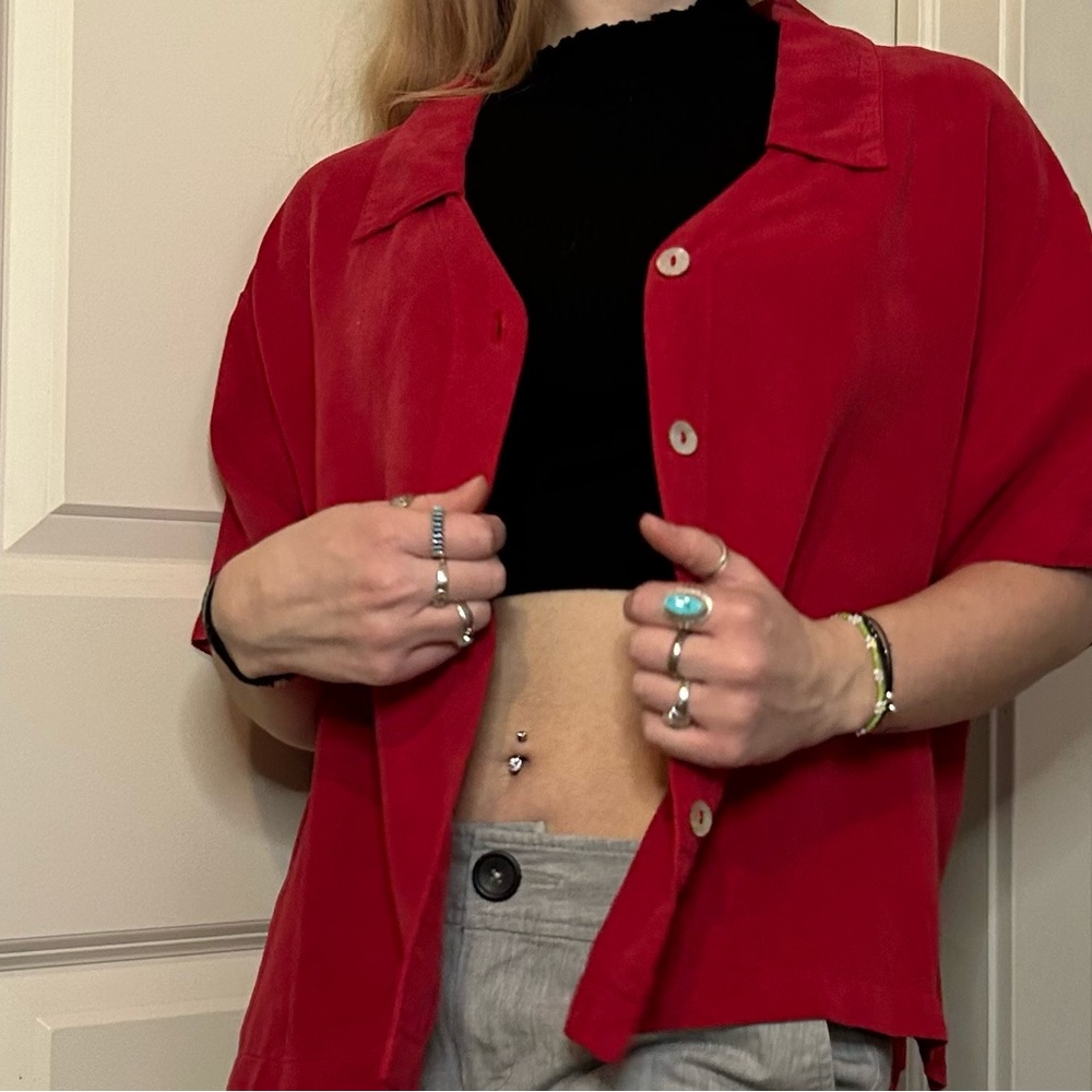 RED VELVETY BUTTON UP